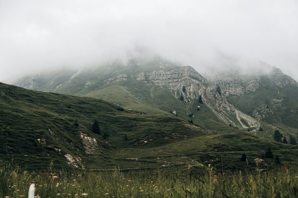 Quels sont les conseils pour une randonnée dans les montagnes de la Sierra Nevada, Espagne?